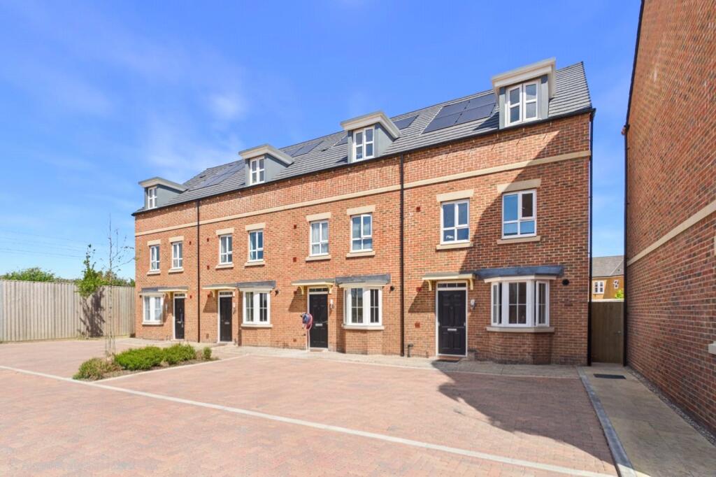 Main image of property: Filly Close, Newbury, Berkshire, RG14