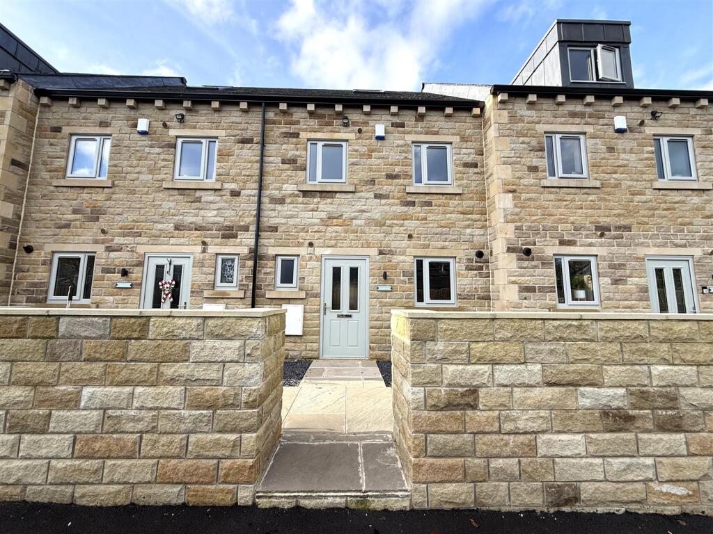 Main image of property: Bluebell Close, Bailiff Bridge, Brighouse, HD6 4FZ