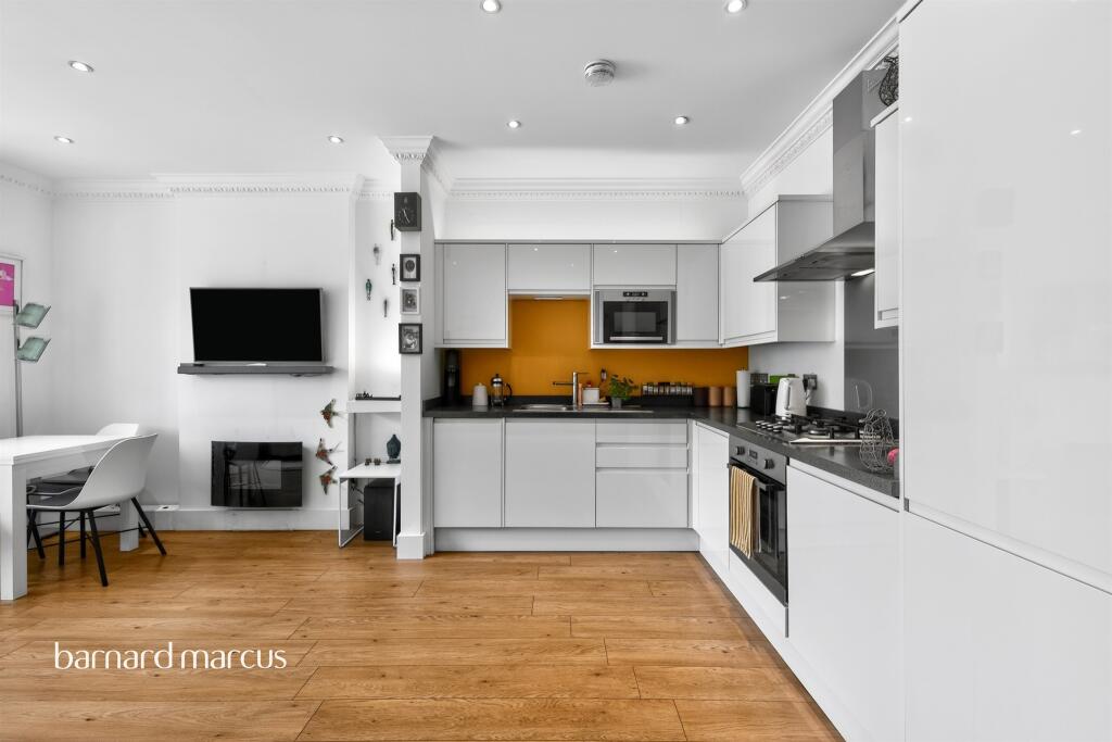 Apartment in London - View 4