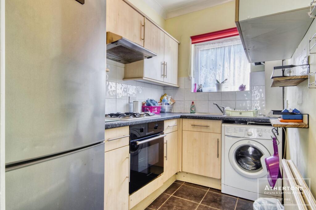 Apartment in Bournemouth, Winton - View 2