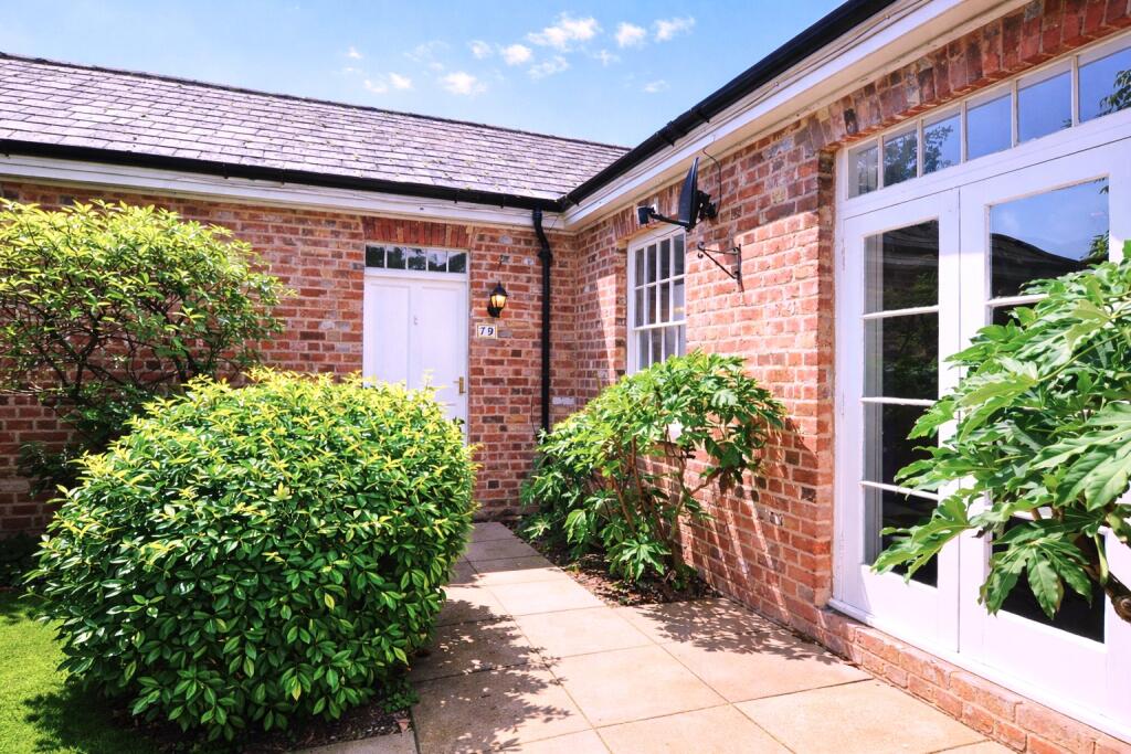 Main image of property: The Crescent, Gloucester, Gloucestershire, GL1