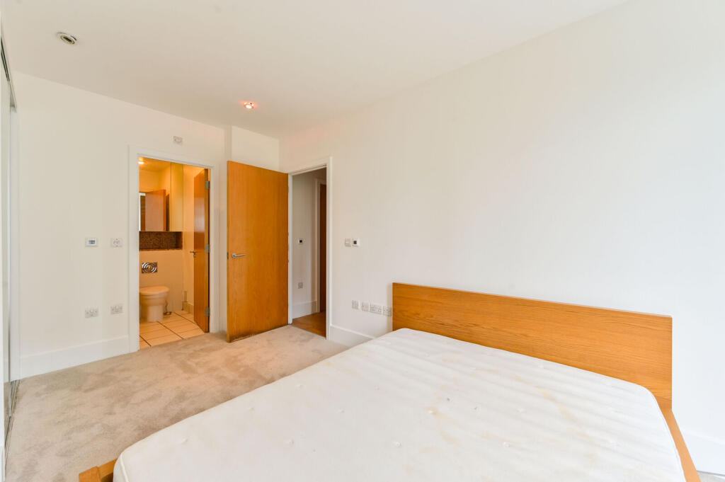 Apartment in London - More