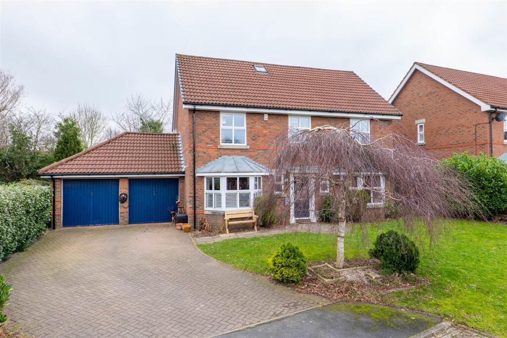 Main image of property: Loxwood Close, Walton-Le-Dale, Preston