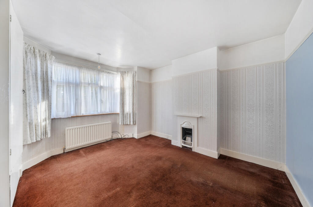 House in Houghton Regis, Central Bedfordshire - More