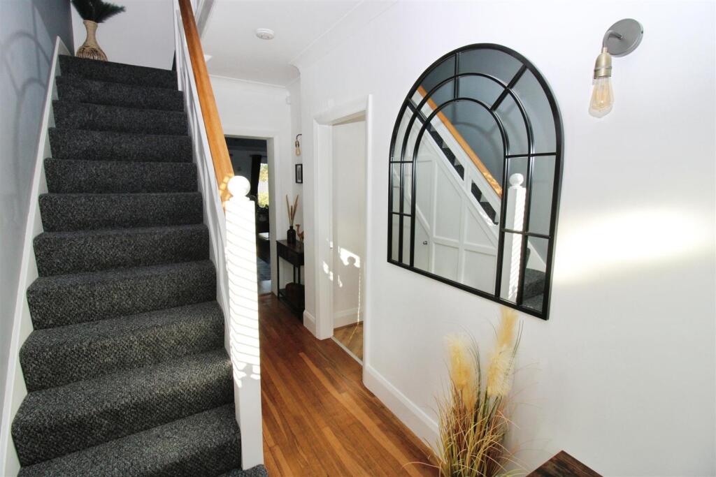 House in Hull - View 5