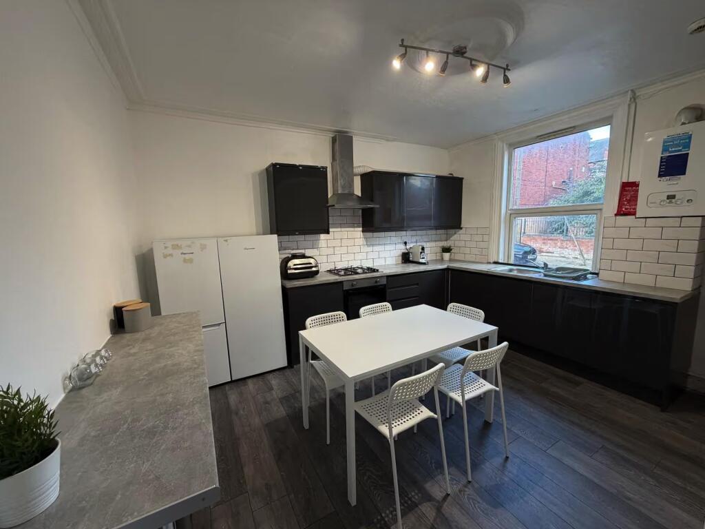 Main image of property: Thornville Mount, Hyde Park, Leeds, LS6