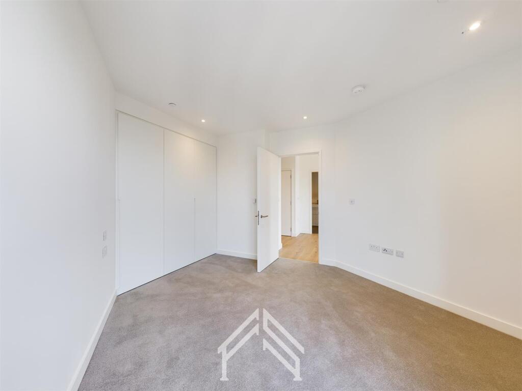 Apartment in London, Tottenham Hale, West Green - View 3
