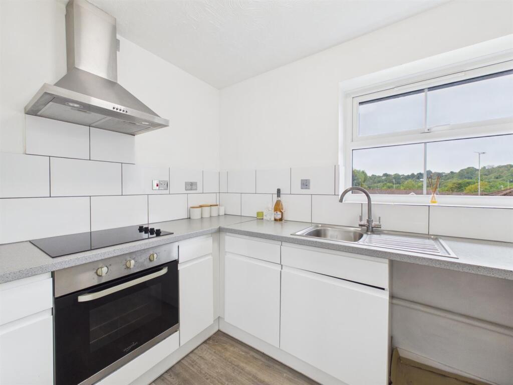 Apartment in Bristol - View 5