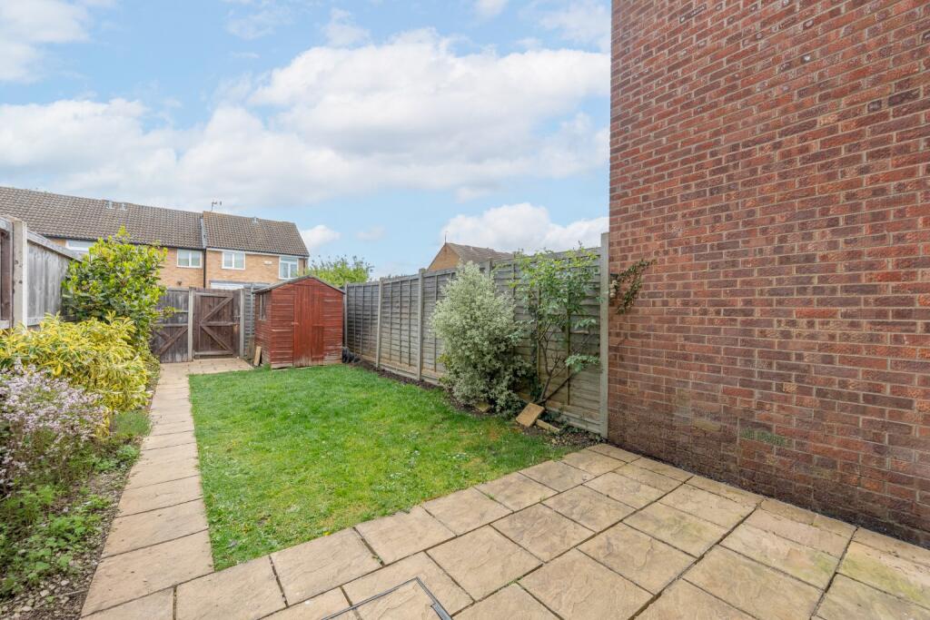 Edinburgh Drive, St. Ives, Cambridgeshire, PE27 3DA photo 4