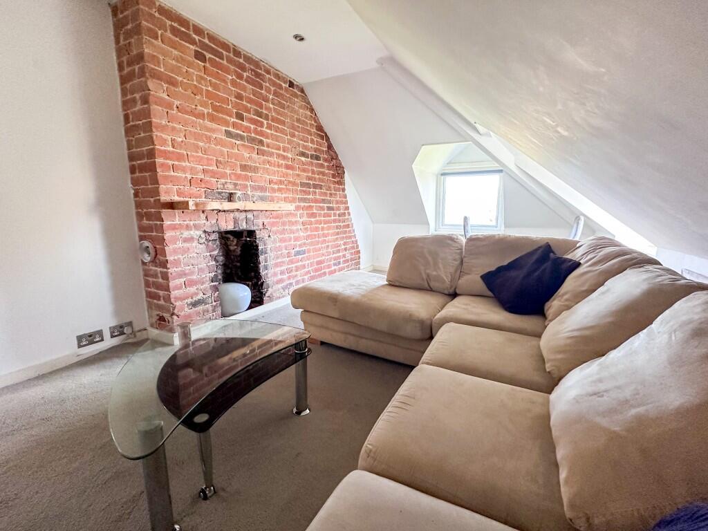 West Hill, Oxted, Surrey, RH8 photo 3