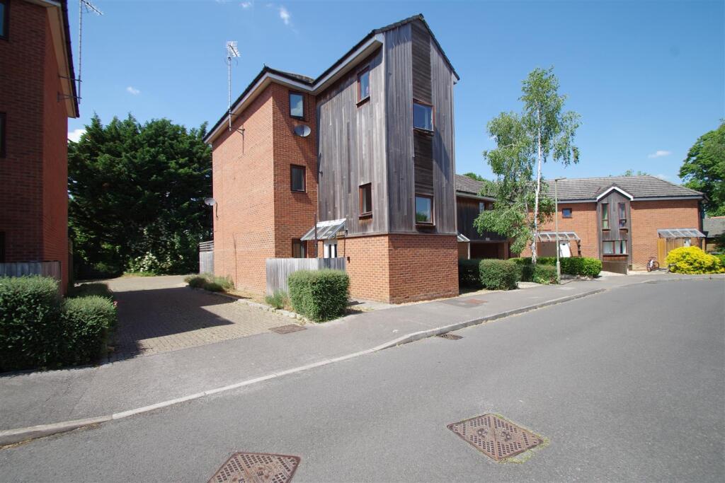 Main image of property: Beeching Way, Wallingford