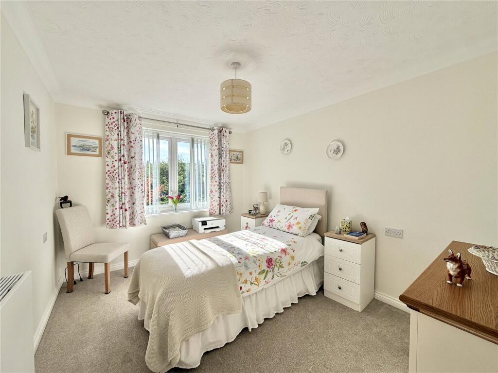 Apartment in Southampton - View 4