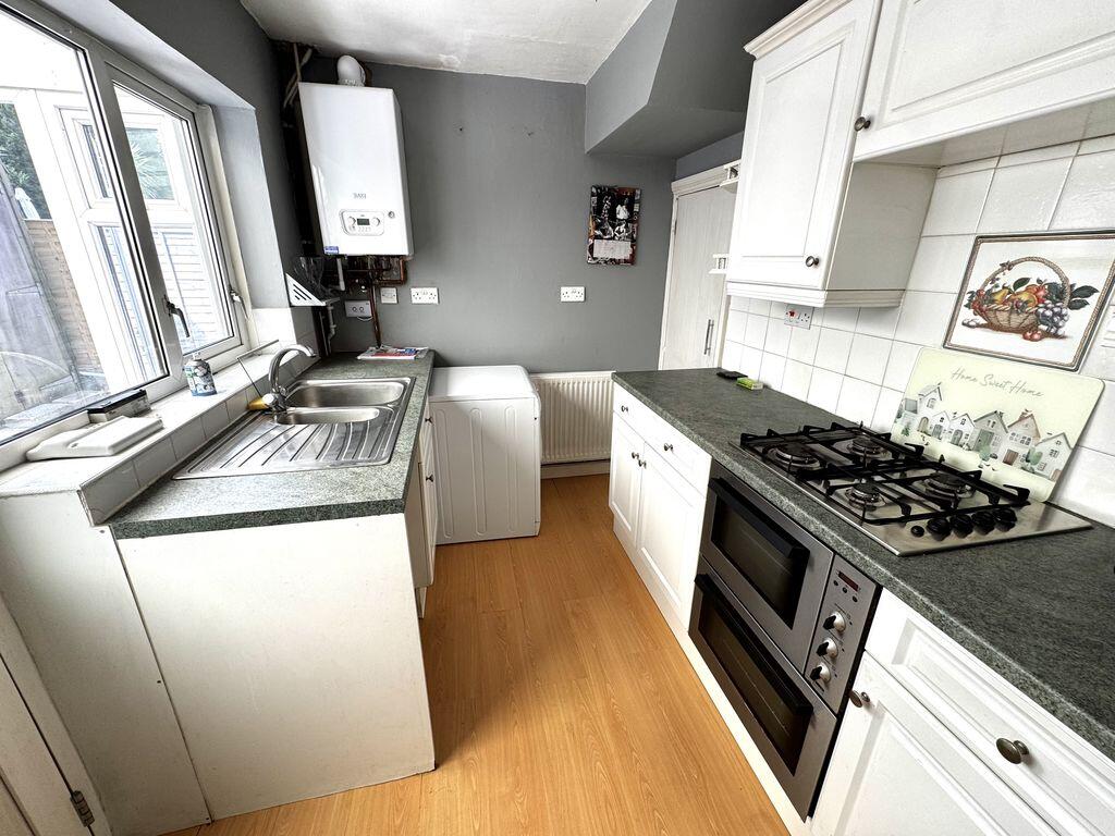 House in Nuneaton and Bedworth, Warwickshire - View 3