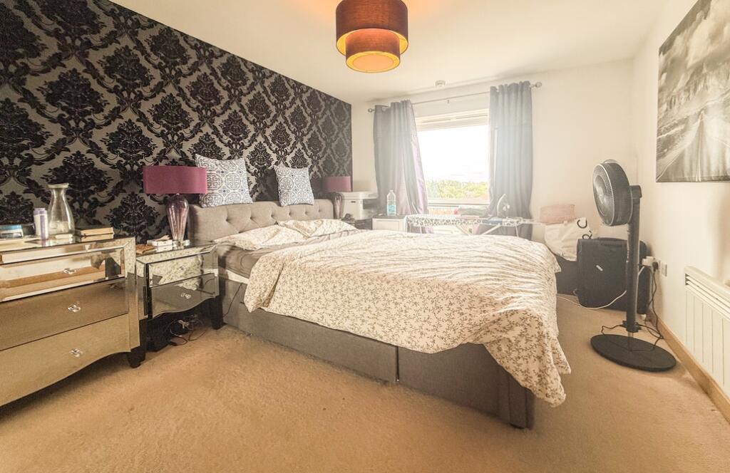 Apartment in Basildon, Essex - More