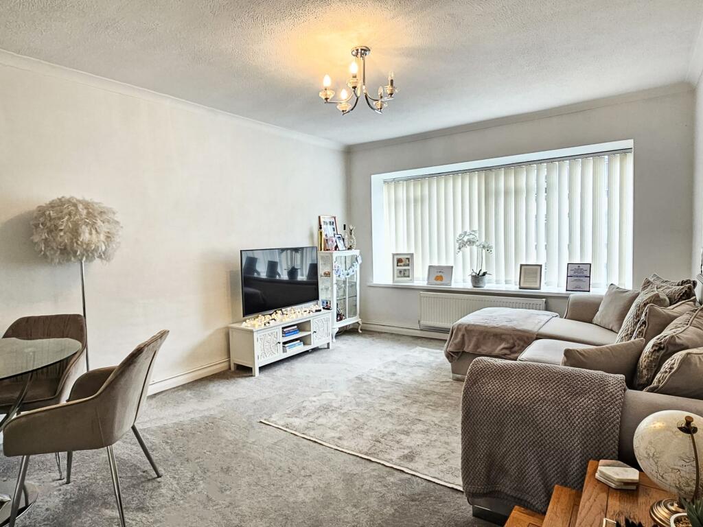 Apartment in Swansea - View 2