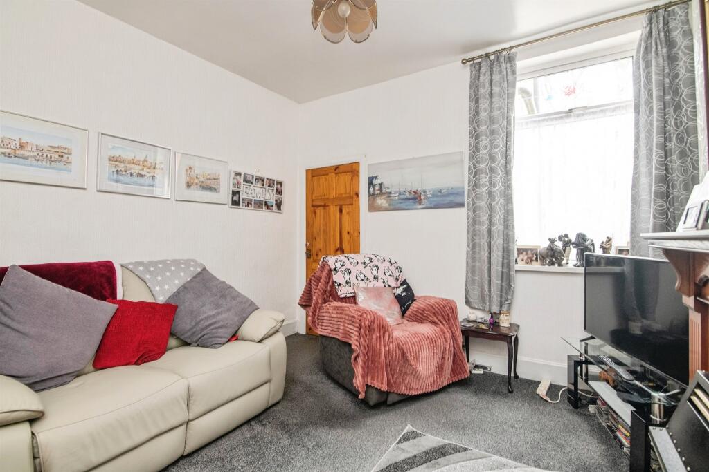 House in Sandwell, Jarvis - More