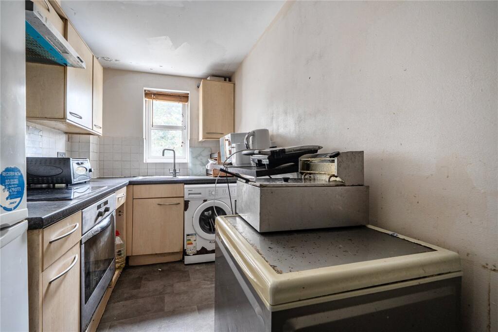 Apartment in Slough, Wexham Court - View 5