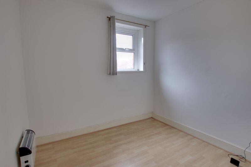 Apartment in Westbury, Leigh Park - View 3