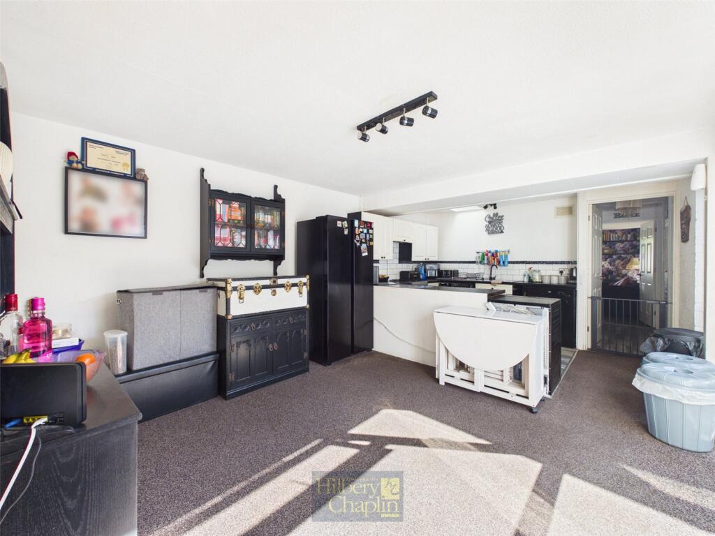 Walthams Place, Pitsea, Basildon, Essex, SS13 photo 4