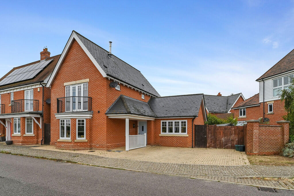 3-bed detached on 14 Tile House Lane, £425,000