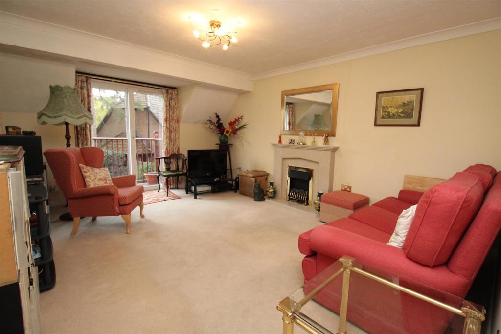 15, Southgate House, Rougham Road, Bury St. Edmunds photo 3