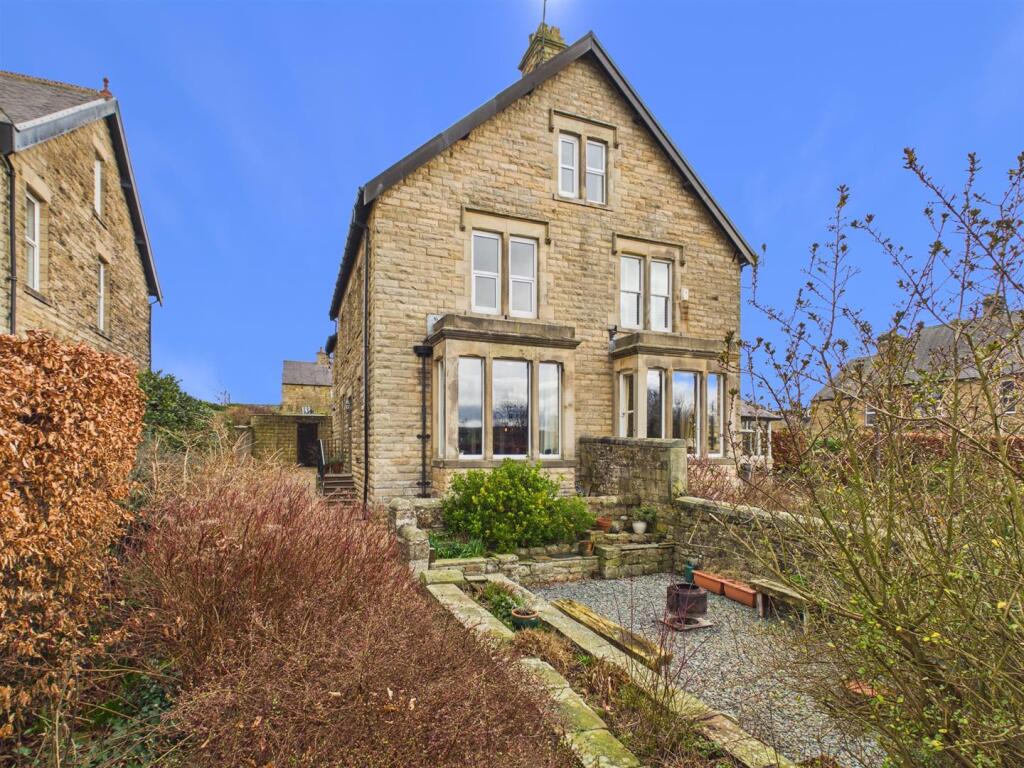 4-bed semi-detached on 7a Raby Avenue, Barnard Castle, £400,000