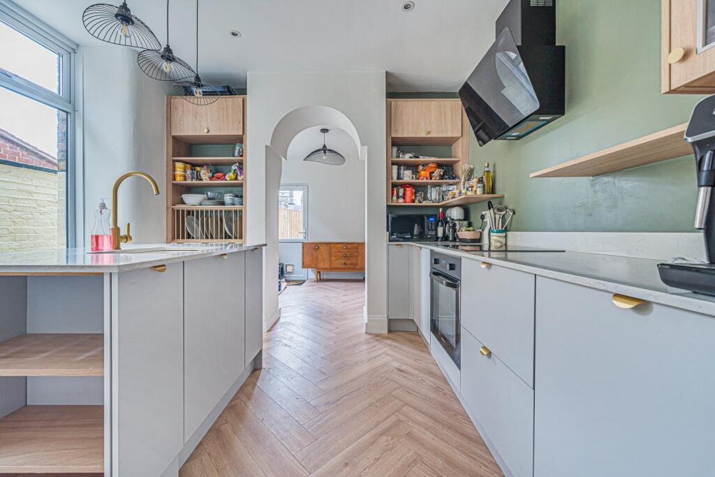 Chestnut Rise, Plumstead photo 3