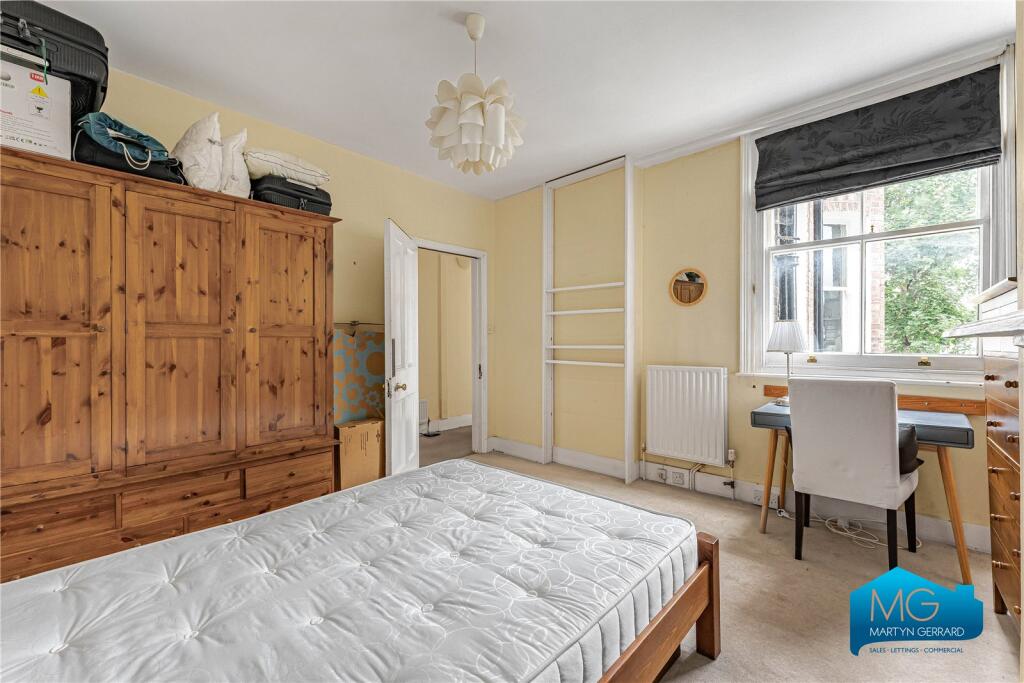 Apartment in London - More