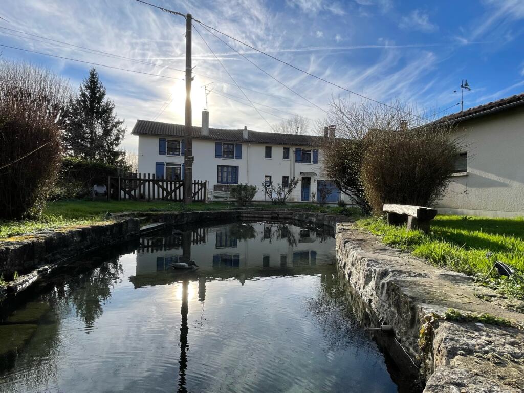 Main image of property: 79110 chef-boutonne