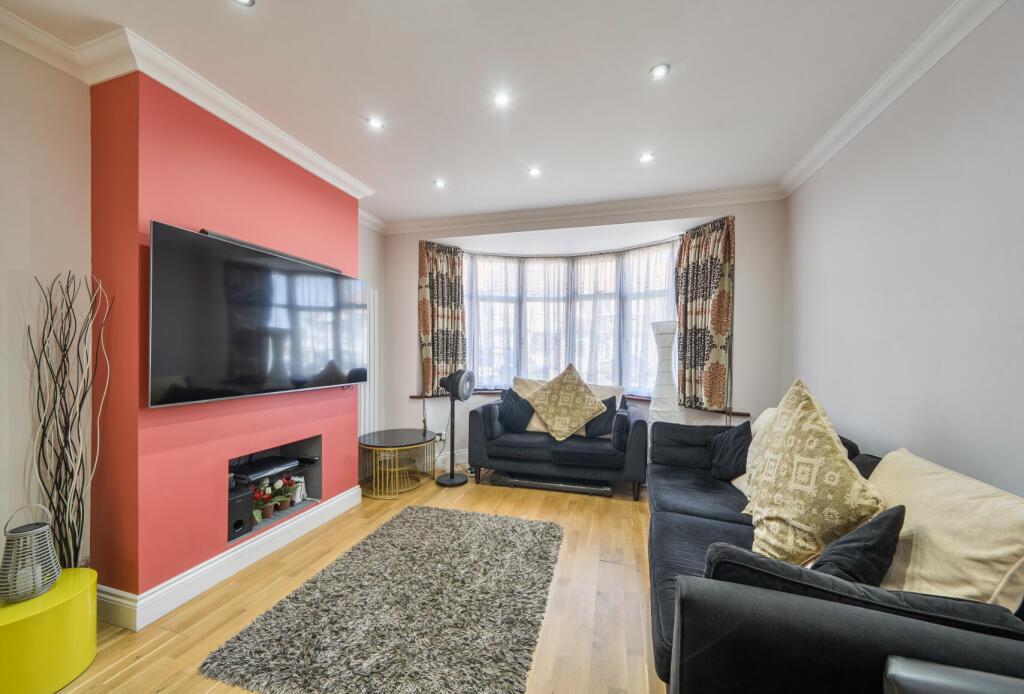 Summit Avenue, London, NW9 - View 3