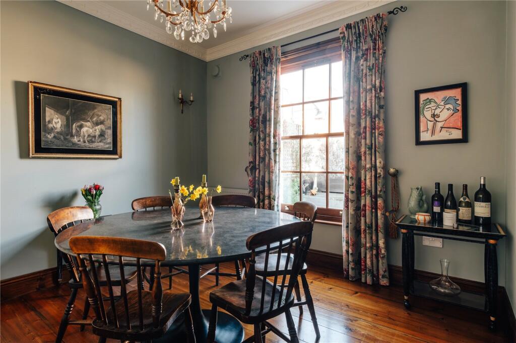 3 bedroom maisonette for rent