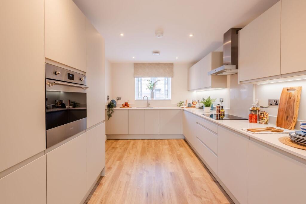 House in Slough - View 5
