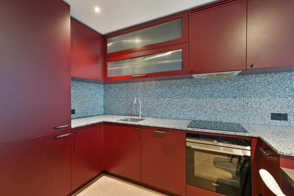 Apartment in London - View 5