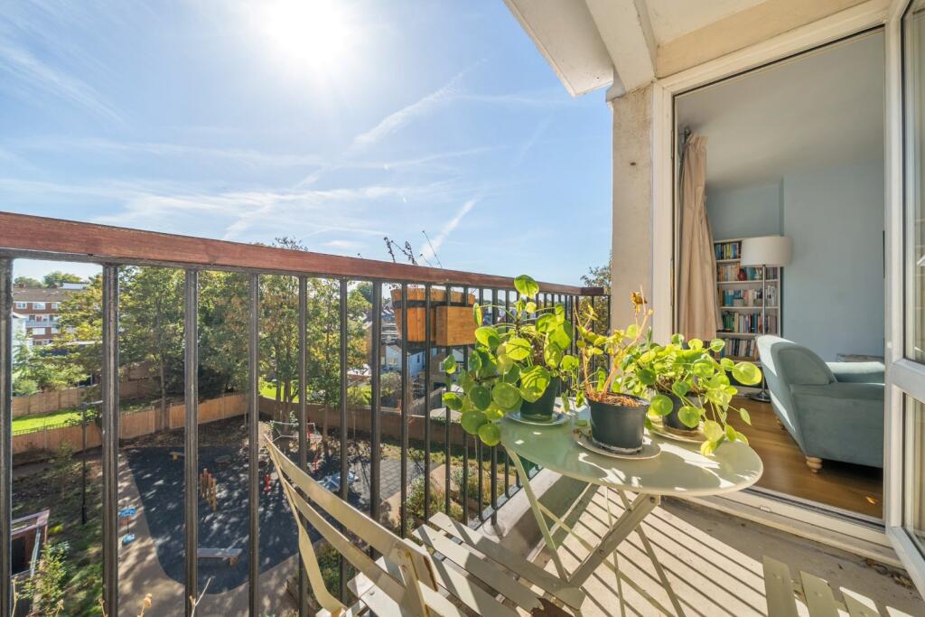Apartment in London - View 5