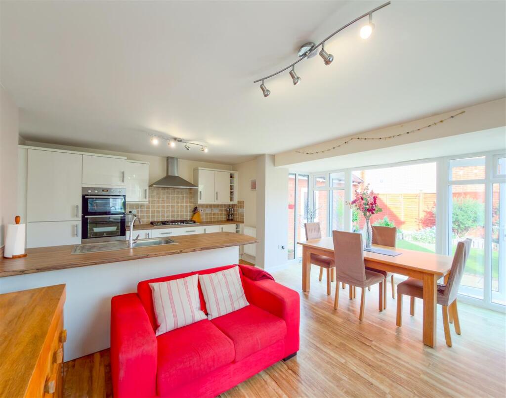House in Swindon, Melksham - View 3