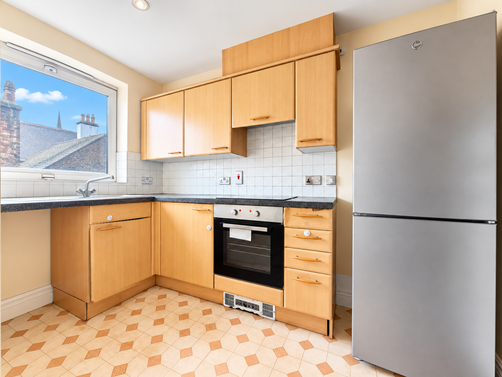 Apartment in Ilford - View 5