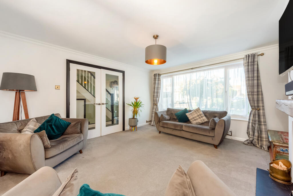 31, Poulner Close, Felpham, Bognor Regis, West Sussex photo 3