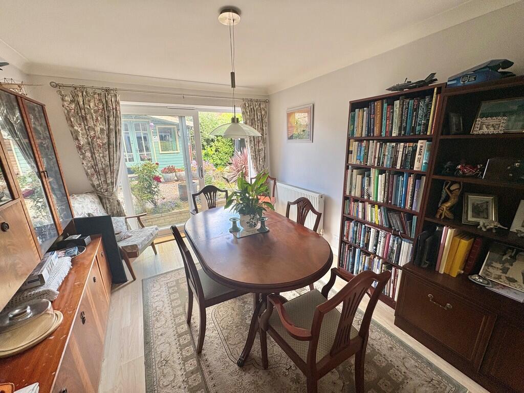 10, St Marys Close, Weston photo 4