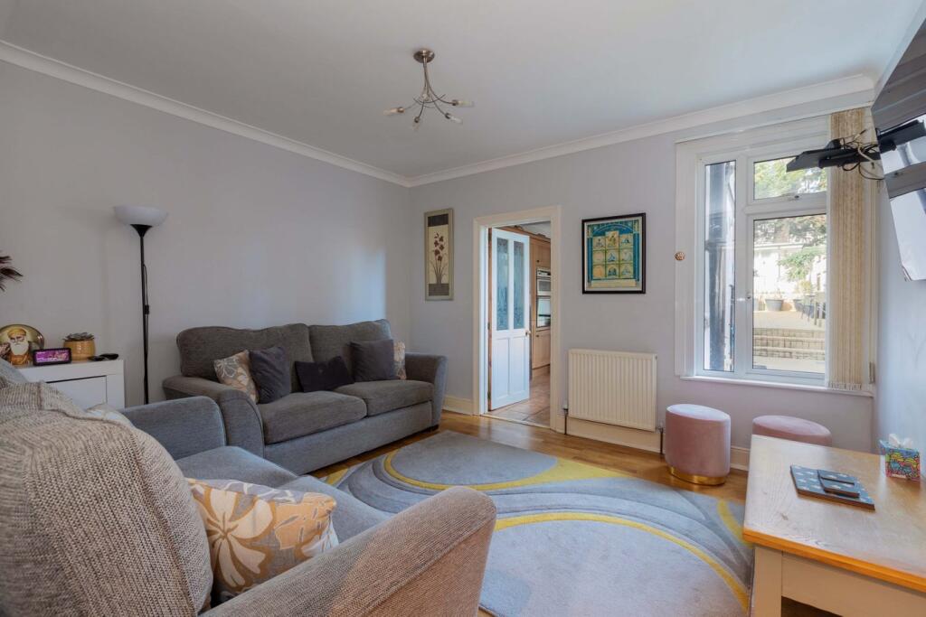 Clare Road, Maidenhead, SL6 photo 4