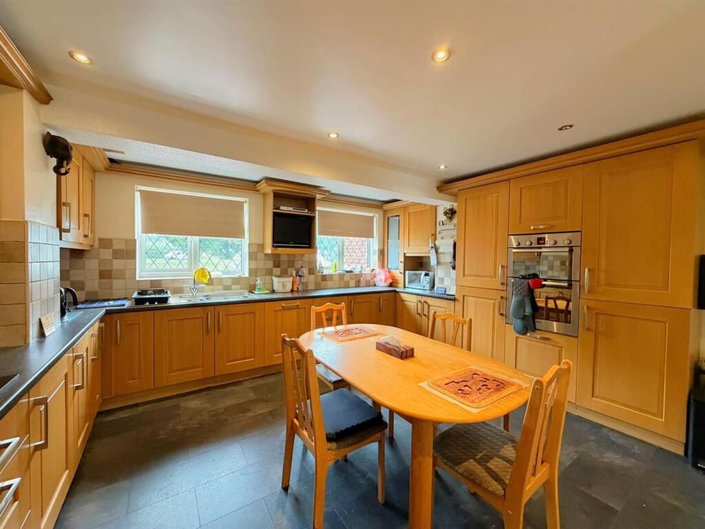 House in Blaby, Leicester Forest East - View 4