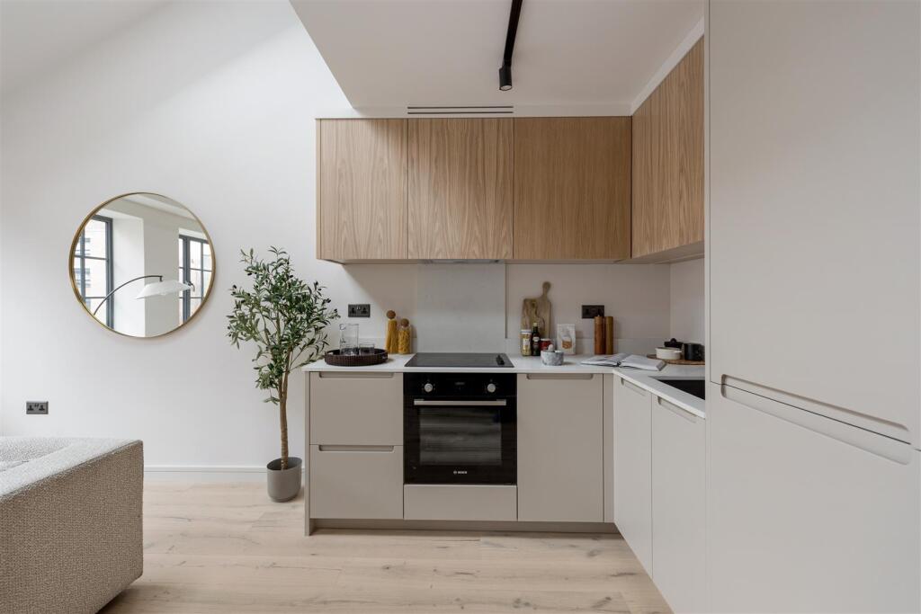 Apartment in London - View 3