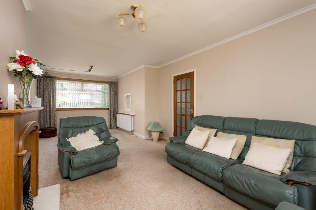 12 Northfield Park, Edinburgh, EH8 7QX photo 4
