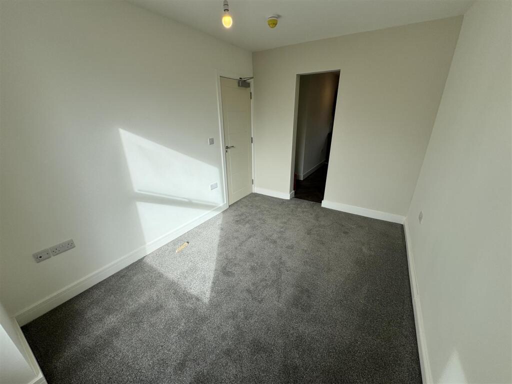 Main image of property: 20 Upper High Street, Taunton