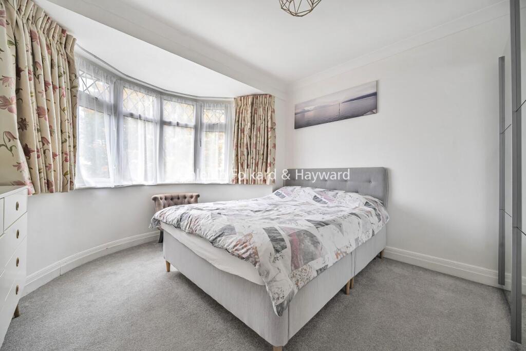 Hampden Way, Southgate, London, N14 photo 3