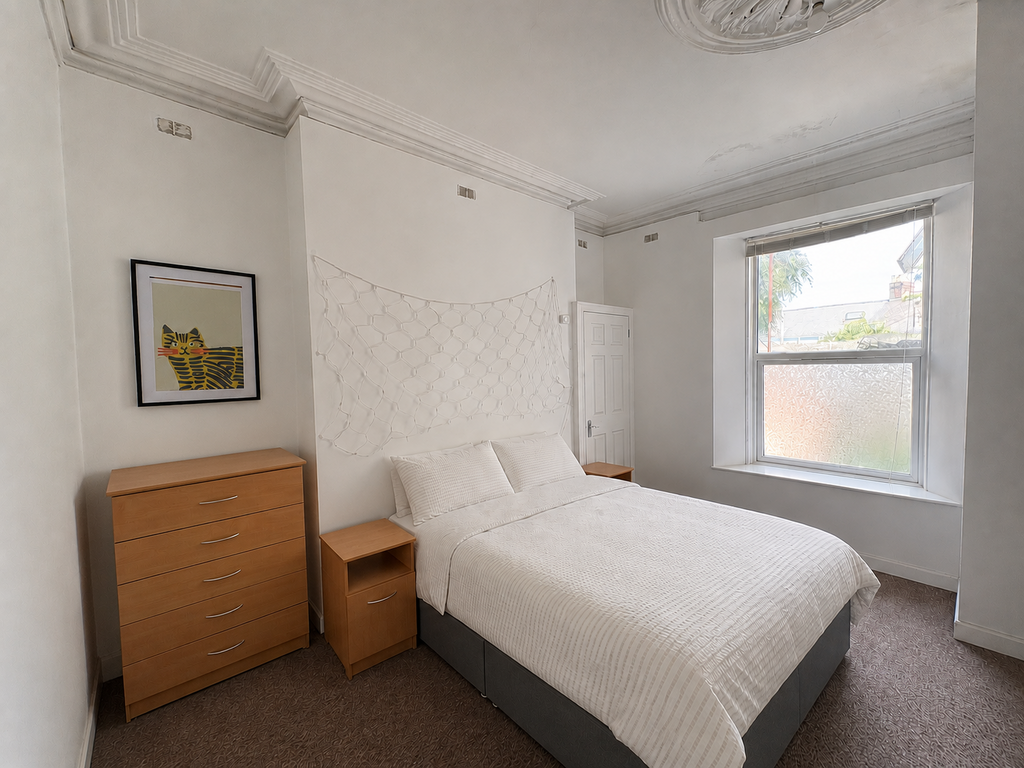 Main image of property: Flat 1 20 Hill Park Crescent
