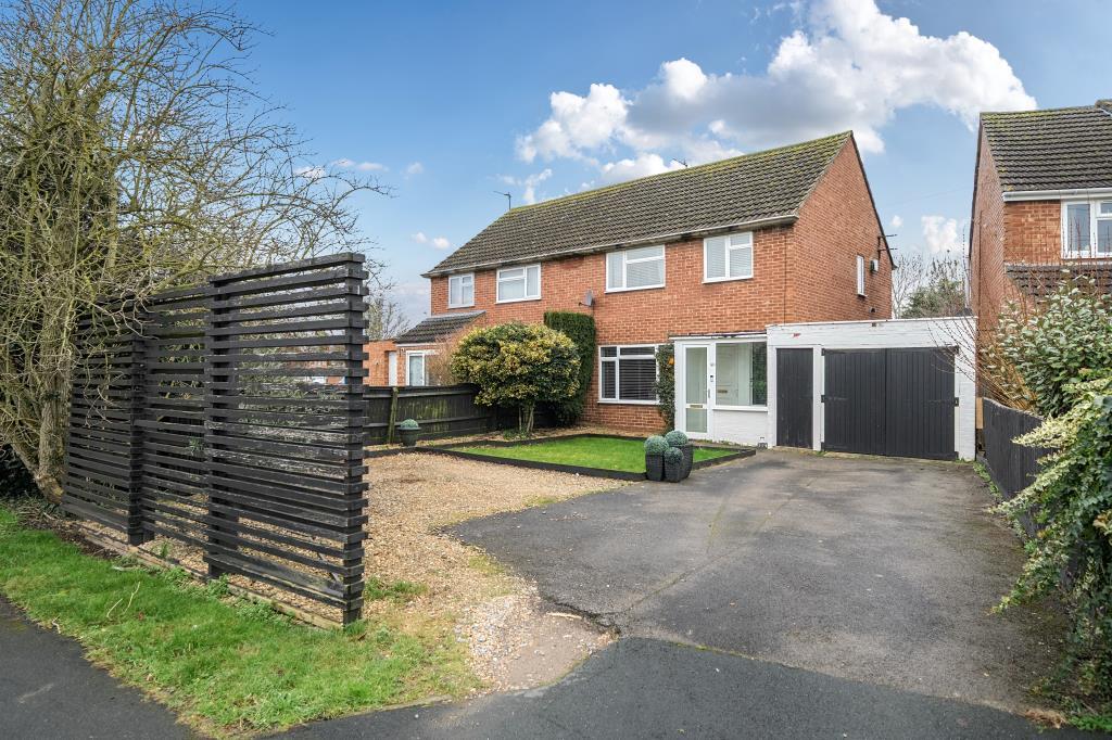 Main image of property: Hazel Crescent, Kidlington, OX5