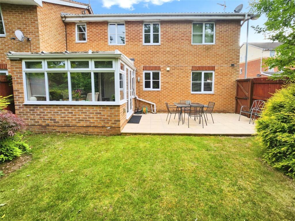 Main image of property: Hook Close, Beeston, Nottingham, Nottinghamshire, NG9