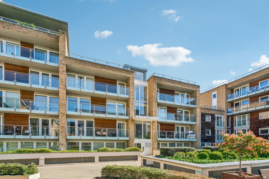 Main image of property: Battersea Park Road, London, SW8