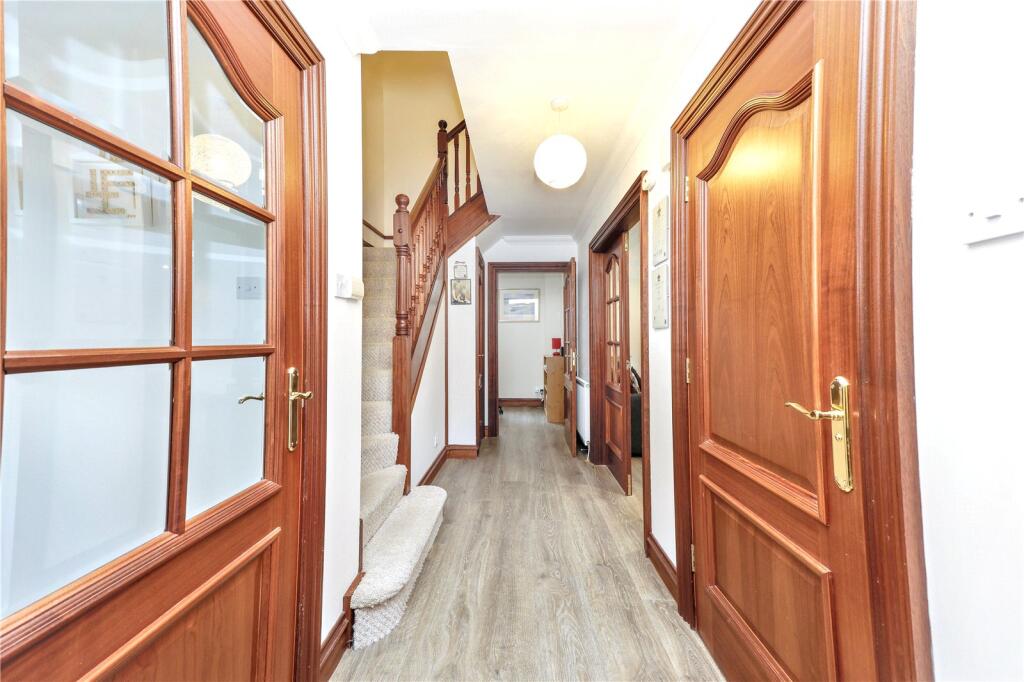 House in Glenrothes, Auchmuty - View 5