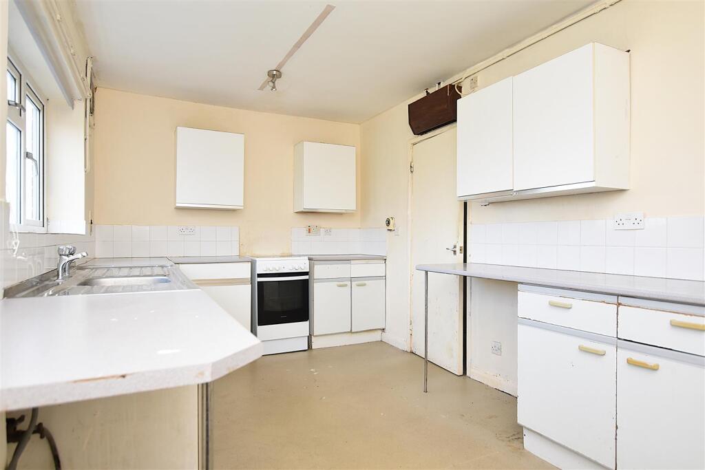 Kingsmills Road, Wrexham photo 5